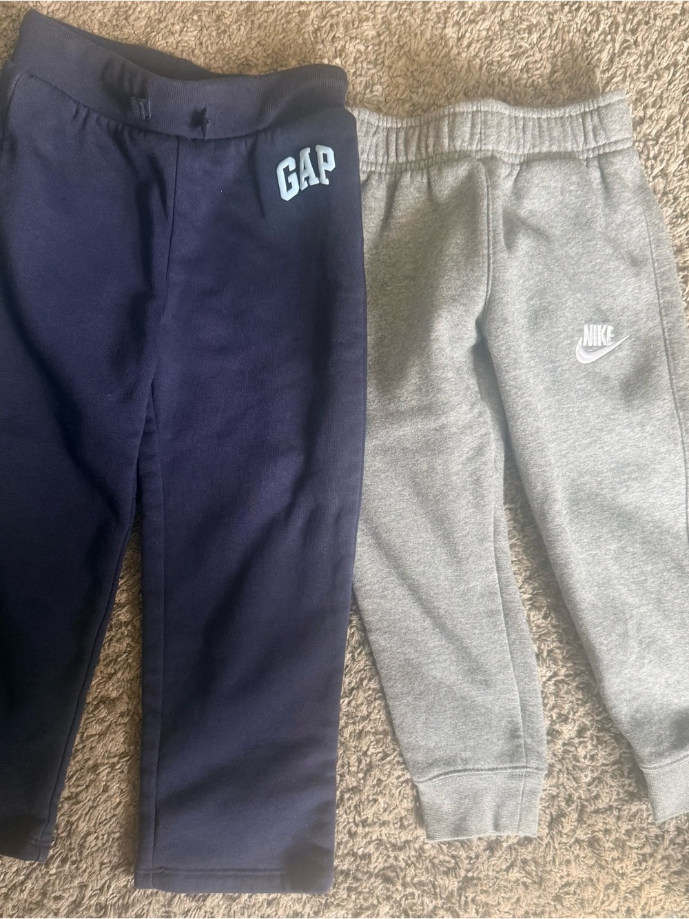 Lot - 2 4T GAP Navy Blue Sweatpants & Nike - Logo Fleece Joggers